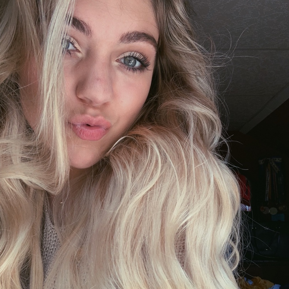 Meet your Posher, Katelyn